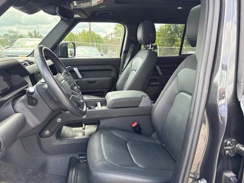 Used 2024 Land Rover Defender 110 X-Dynamic SE AWD/4WD image 9