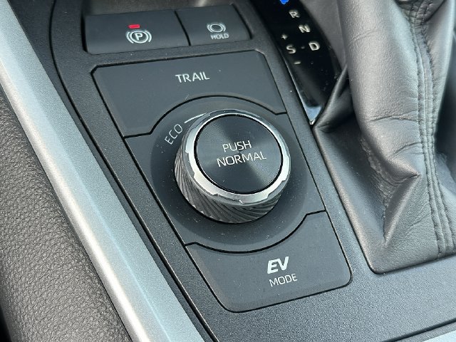 Certified 2024 Toyota RAV4 LE AWD/4WD image 30