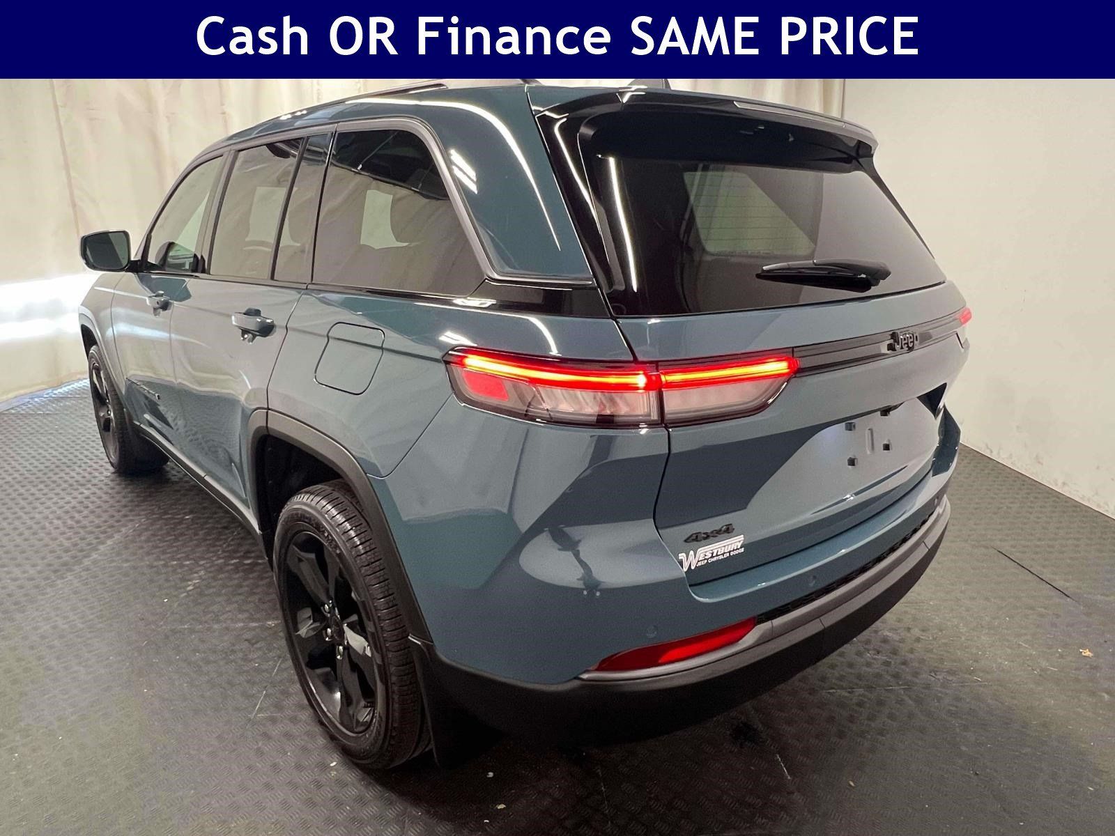 Used 2026 Jeep Grand Cherokee Limited w/ Limited Altitude Package AWD/4WD image 8