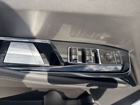 Used 2025 Cadillac Escalade ESV Sport Platinum AWD/4WD image 31