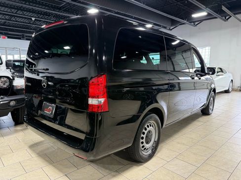 Used 2018 Mercedes-Benz Metris Passenger image 4