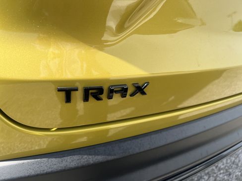 Used 2024 Chevrolet Trax RS FWD image 15