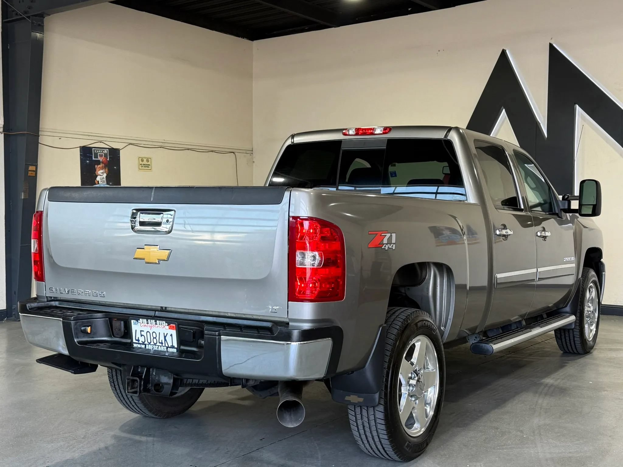 Used 2013 Chevrolet Silverado 2500 LT w/ Custom Sport Truck Package AWD/4WD image 6