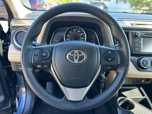 Used 2013 Toyota RAV4 LE FWD image 20