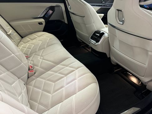 Certified 2023 BMW 740i RWD image 34