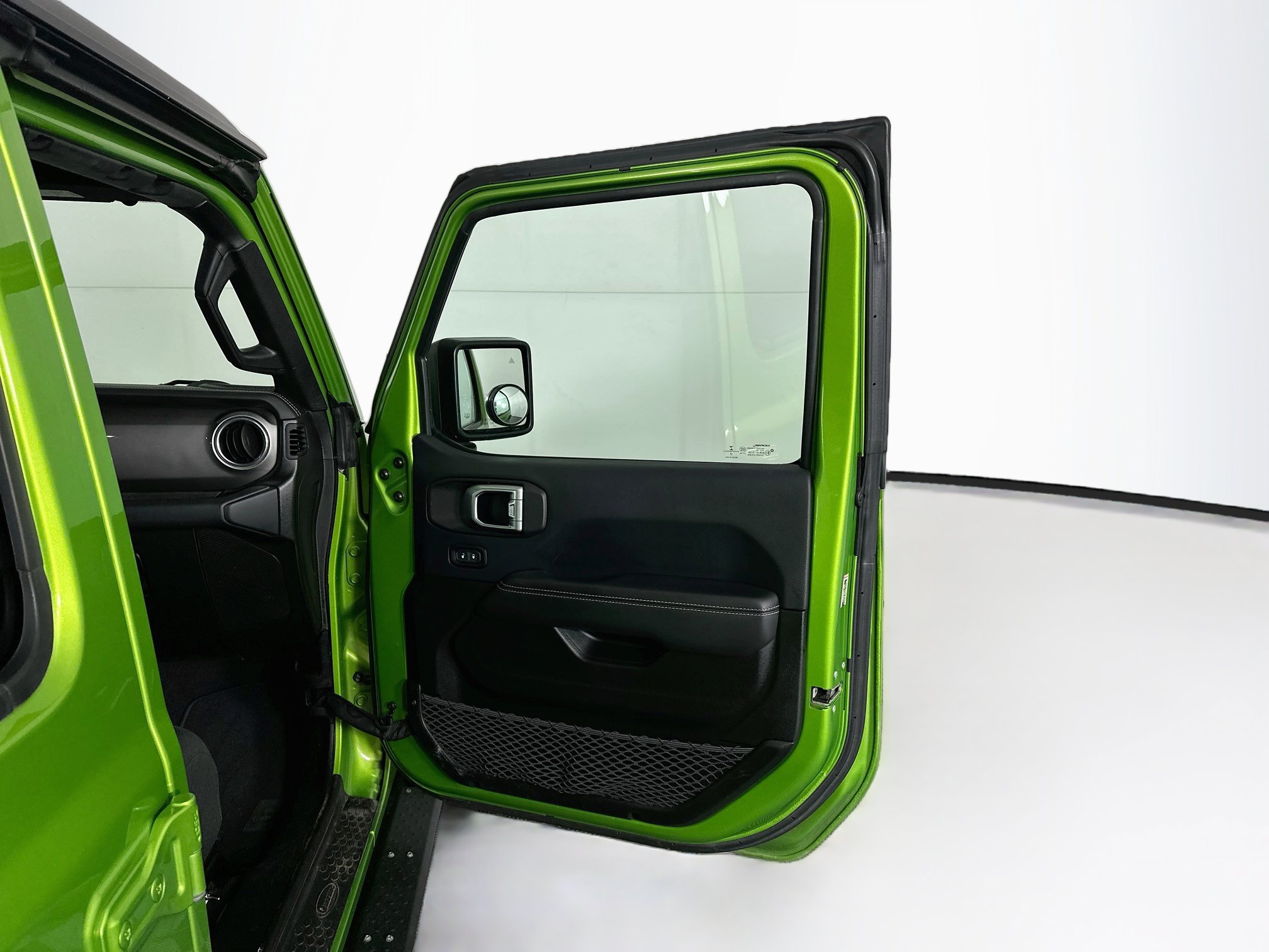 Used 2019 Jeep Wrangler Unlimited Sahara AWD/4WD image 33