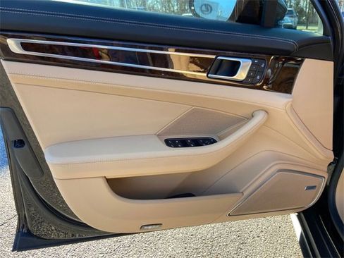 Used 2023 Porsche Panamera 4S image 26