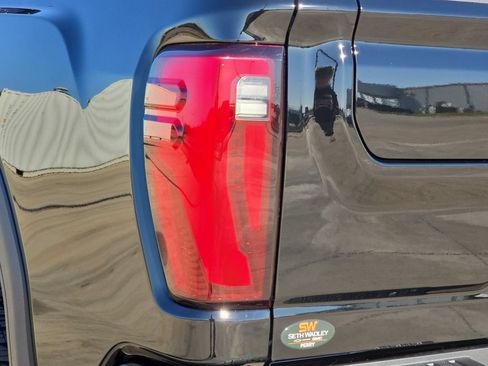 New 2026 GMC Sierra 2500 Denali w/ Denali Reserve Package AWD/4WD image 34