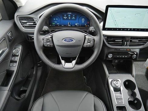 New 2025 Ford Escape SE w/ PHEV Premium Package FWD image 16