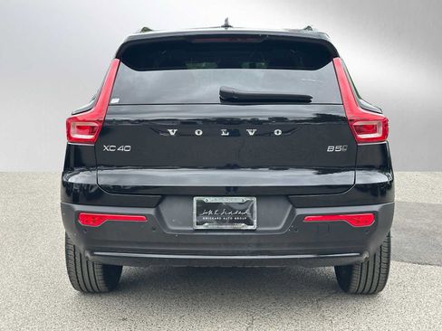 Used 2025 Volvo XC40 B5 Plus w/ Protection Package Premier AWD/4WD image 4