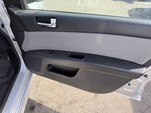 Used 2012 Nissan Sentra 2.0 SR w/ Convenience Pkg image 15