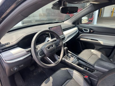 Used 2023 Jeep Compass Limited w/ Elite Group AWD/4WD image 10