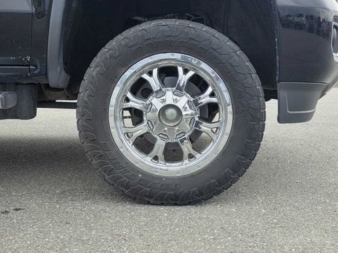 Used 2015 GMC Sierra 2500 Denali w/ Duramax Plus Package AWD/4WD image 9