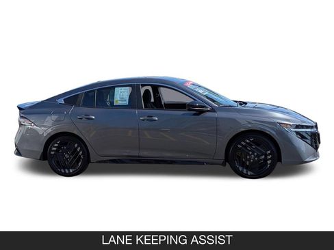 Used 2026 Nissan Sentra SR w/ Floor Mat Package FWD image 6
