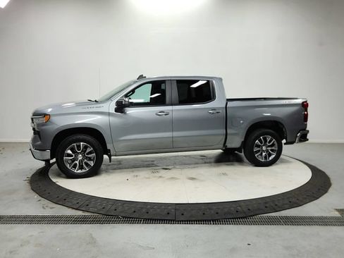 Used 2024 Chevrolet Silverado 1500 LT AWD/4WD image 5