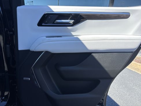 New 2026 Chevrolet Tahoe Premier image 16