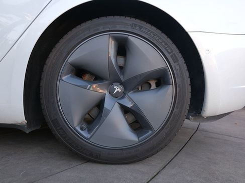 Used 2020 Tesla Model 3 Standard Range Plus image 37