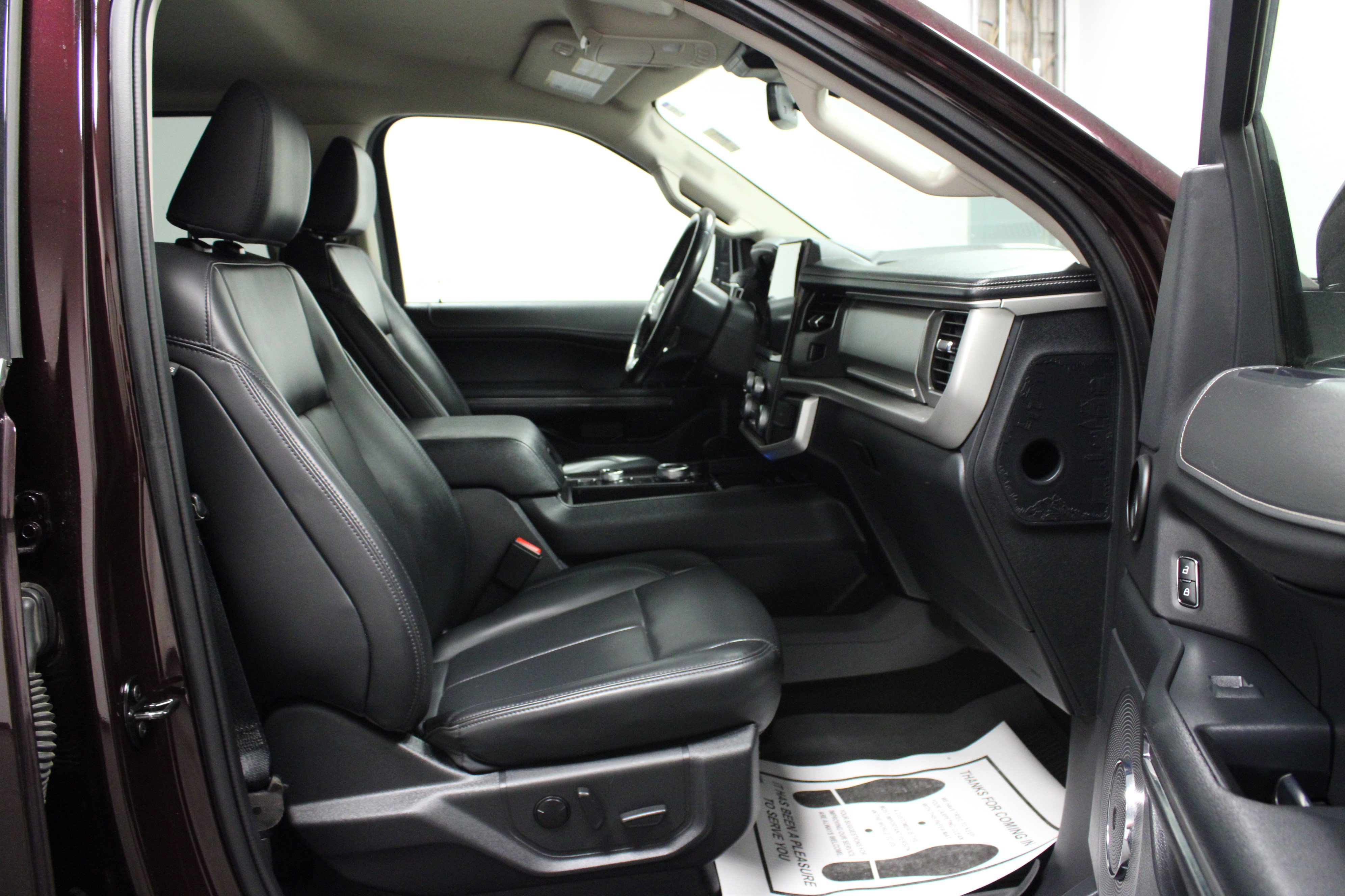 Used 2023 Ford Expedition XLT AWD/4WD image 17