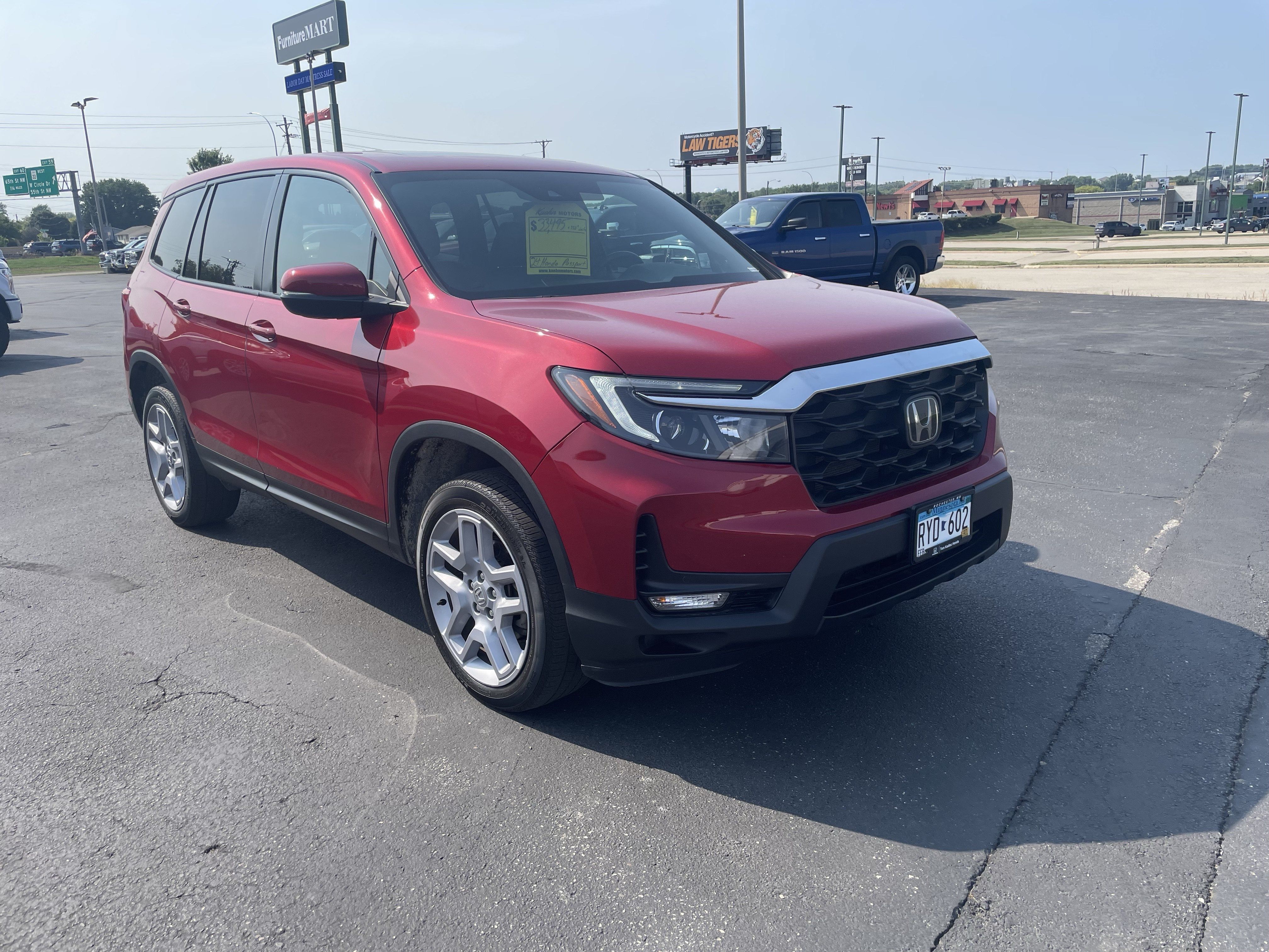 Used 2024 Honda Passport EX-L image 2