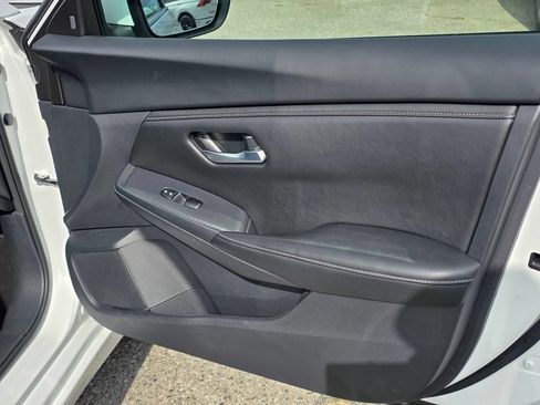 Used 2025 Nissan Sentra SV FWD image 24