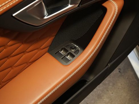 Used 2017 Jaguar F-TYPE SVR AWD/4WD image 29