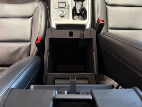 Used 2023 Ford Explorer XLT w/ Equipment Group 202A image 35