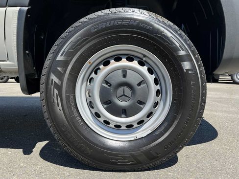 Used 2026 Mercedes-Benz Sprinter 2500 image 9
