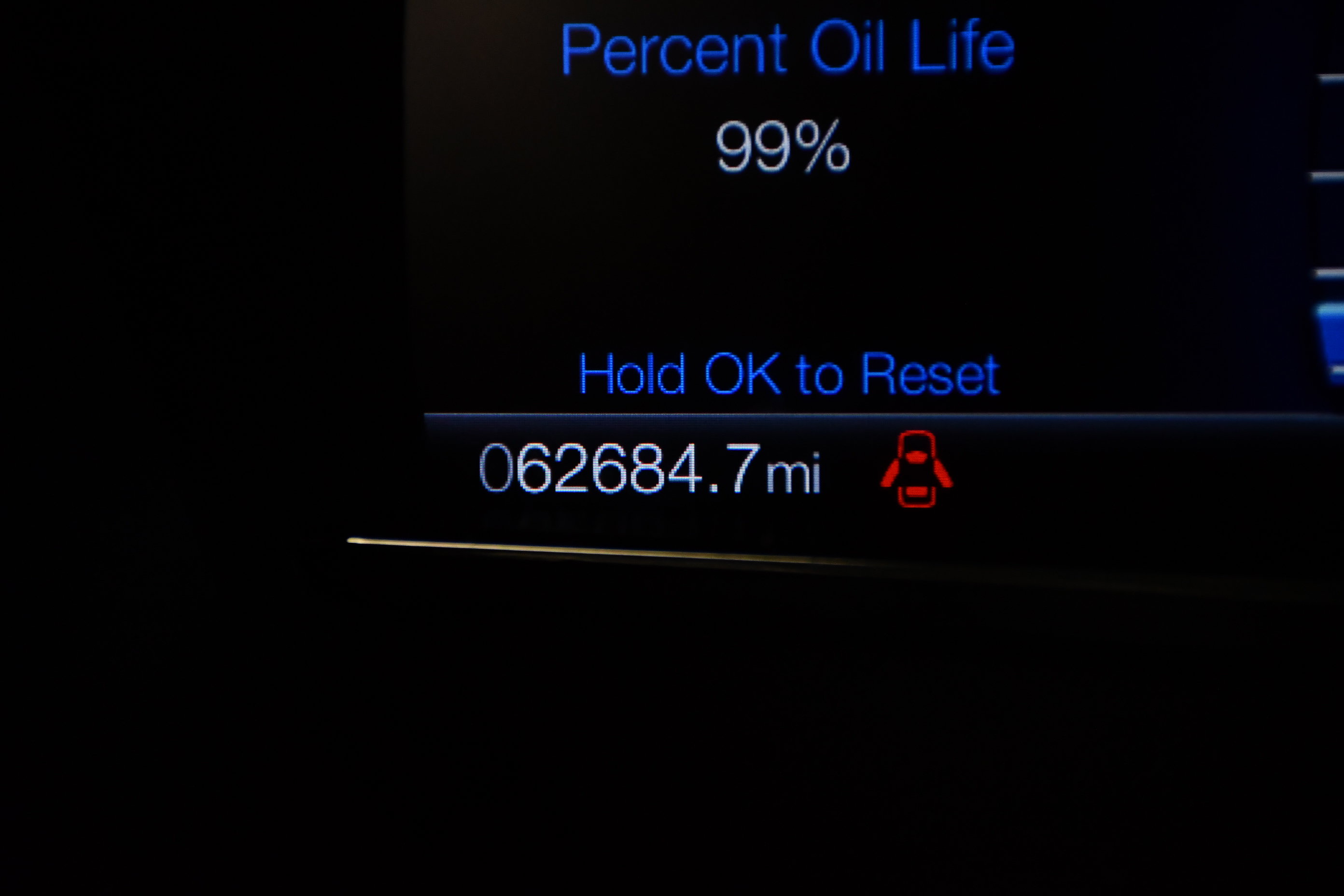 Used 2019 Ford Explorer XLT w/ Equipment Group 202A AWD/4WD image 17