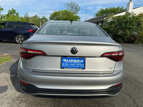 Used 2022 Volkswagen Jetta SE FWD image 5