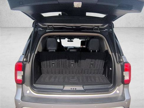 Used 2024 Ford Expedition XLT AWD/4WD image 19