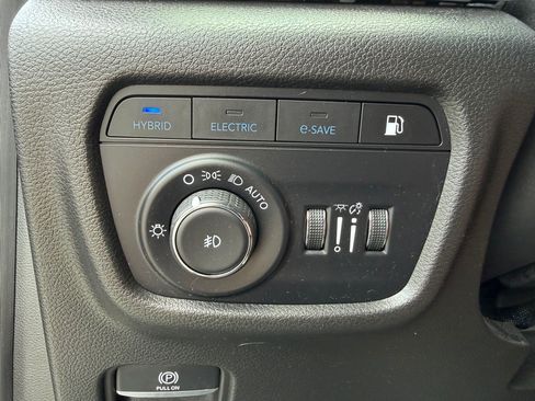 Used 2022 Jeep Grand Cherokee Trailhawk AWD/4WD image 25