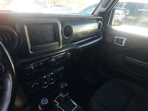 Used 2021 Jeep Wrangler Unlimited Sport image 23