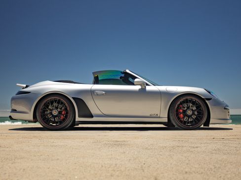 Used 2015 Porsche 911 Cabriolet image 4