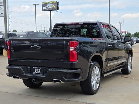 Used 2024 Chevrolet Silverado 1500 High Country w/ High Country Premium Package AWD/4WD image 5