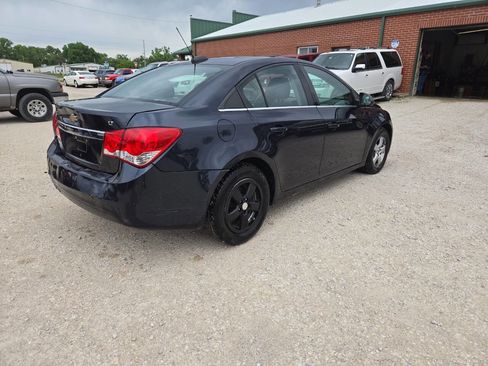 Used 2016 Chevrolet Cruze LT w/ Technology Package FWD image 3