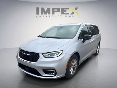 Used 2026 Chrysler Pacifica Limited
