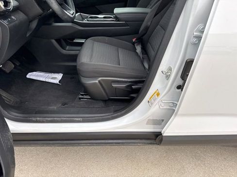 Used 2025 Chevrolet Equinox LT image 15