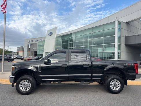 Used 2019 Ford F250 XL w/ STX Appearance Package image 2