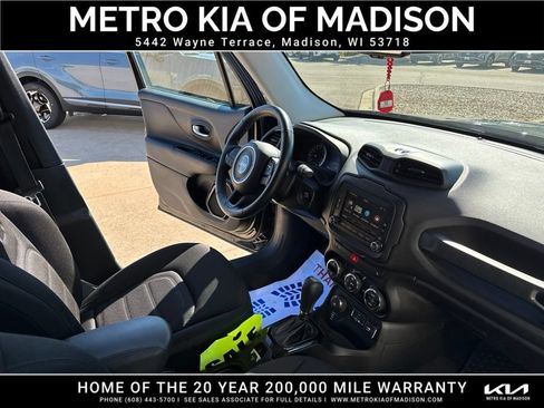 Used 2017 Jeep Renegade Altitude AWD/4WD image 38