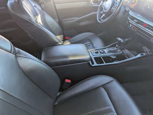 Used 2024 Kia Sorento S image 12