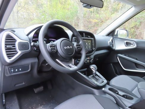 New 2025 Kia Soul LX w/ LX Technology Package image 15