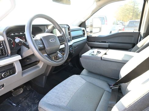 Used 2024 Ford F250 XLT image 9