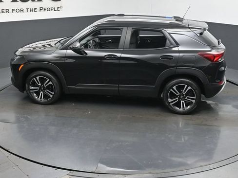 Used 2023 Chevrolet TrailBlazer LT FWD image 53