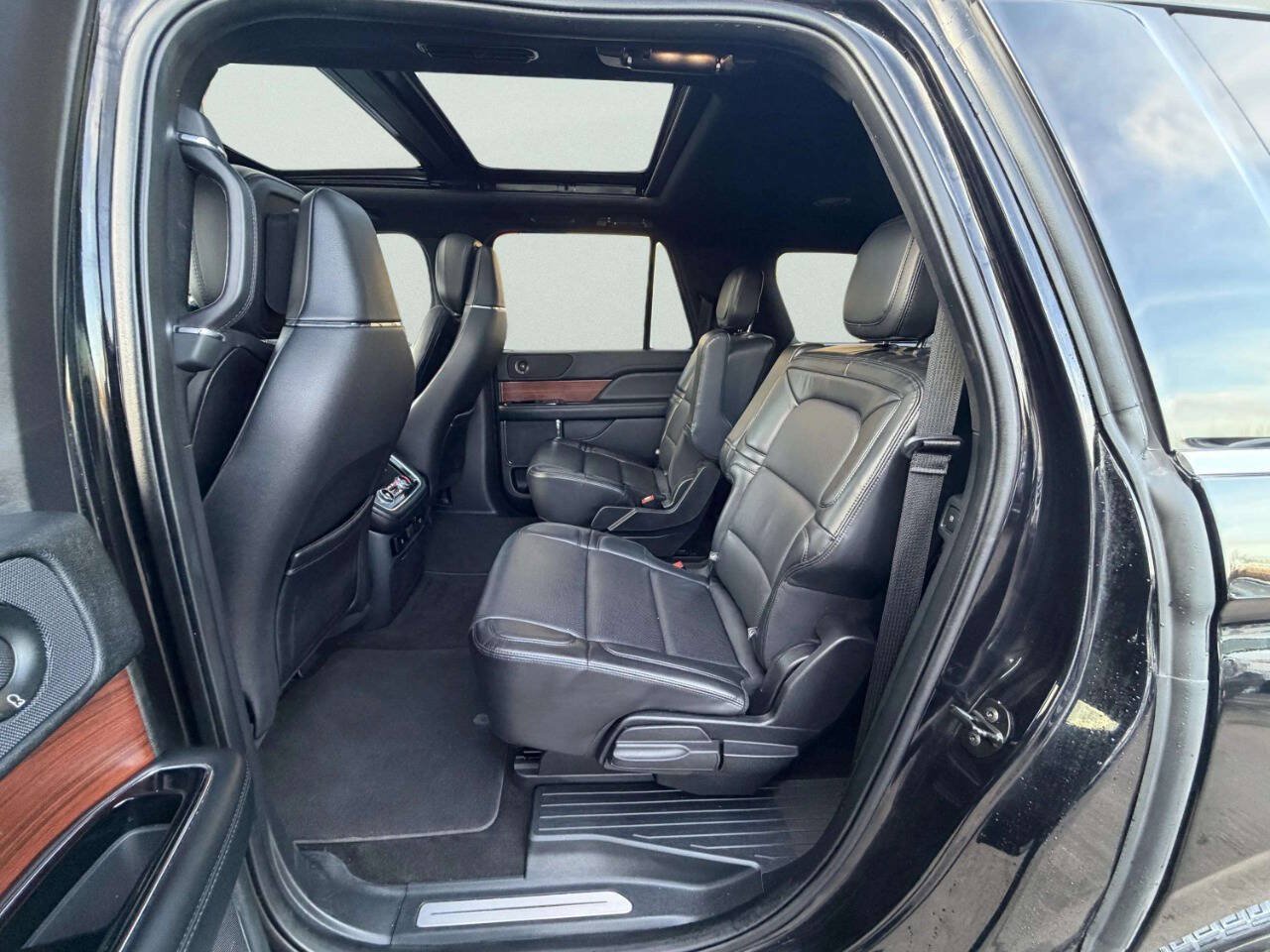 Used 2020 Lincoln Navigator L Reserve AWD/4WD image 21
