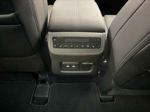 New 2026 Nissan Pathfinder Platinum image 22