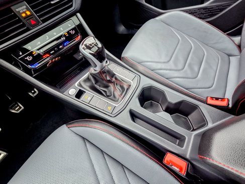 Used 2025 Volkswagen Jetta GLI Autobahn image 18