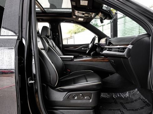 Used 2021 Cadillac Escalade ESV Premium Luxury image 36