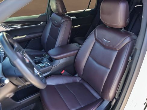 Used 2022 Cadillac XT6 Premium Luxury FWD image 7
