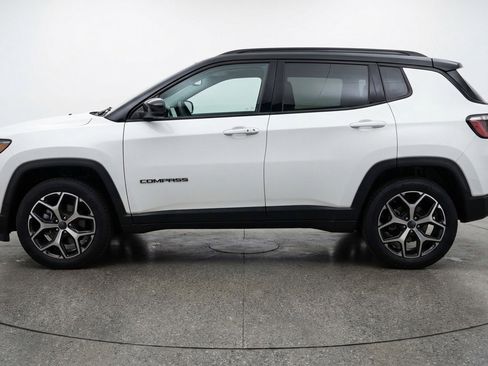 Used 2025 Jeep Compass Limited AWD/4WD image 5