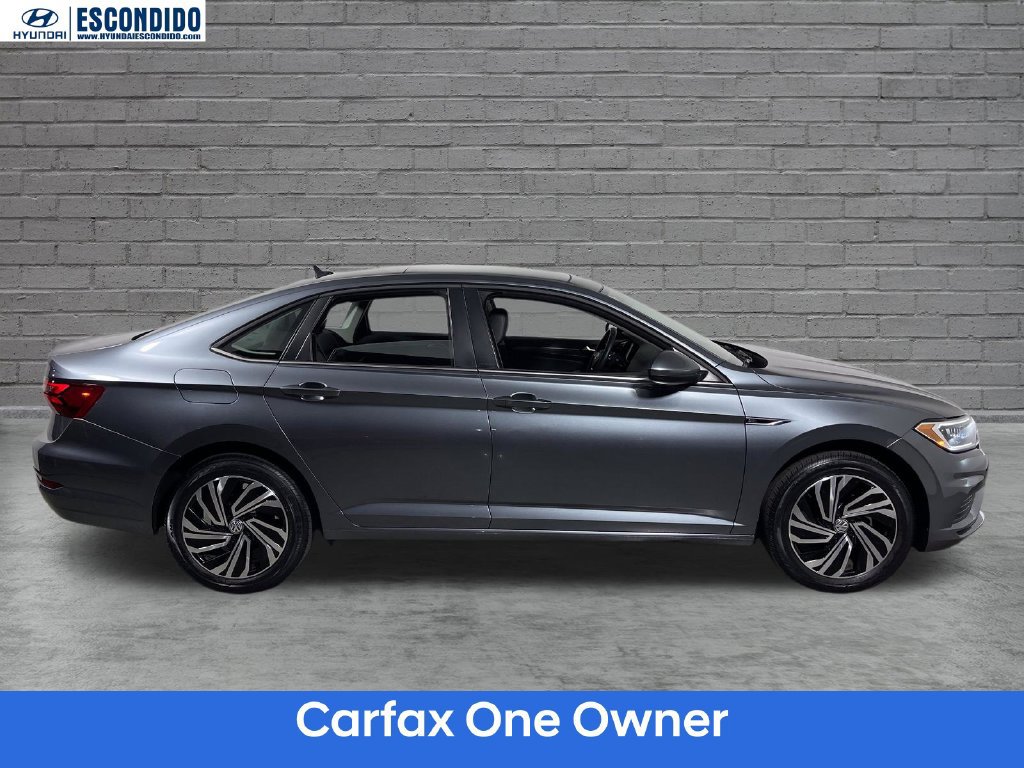 Used 2021 Volkswagen Jetta SEL FWD image 2
